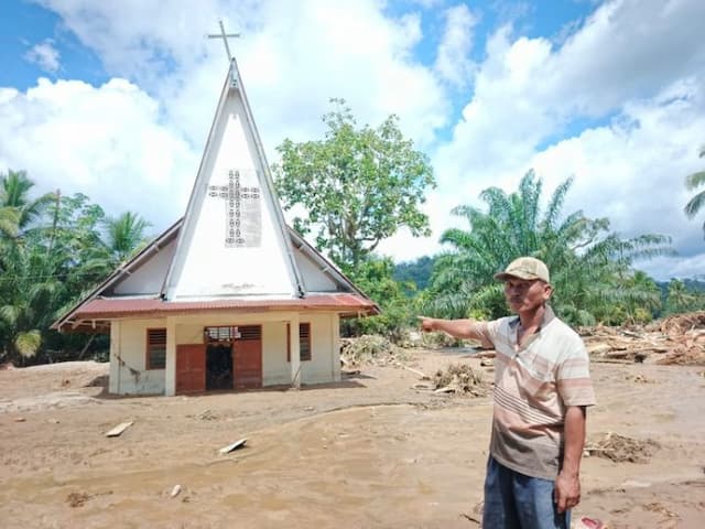 gereja_di_tapsel_tak_gelar_ibadah_minggu_akibat_bangunan_tertimbun_material_banjir