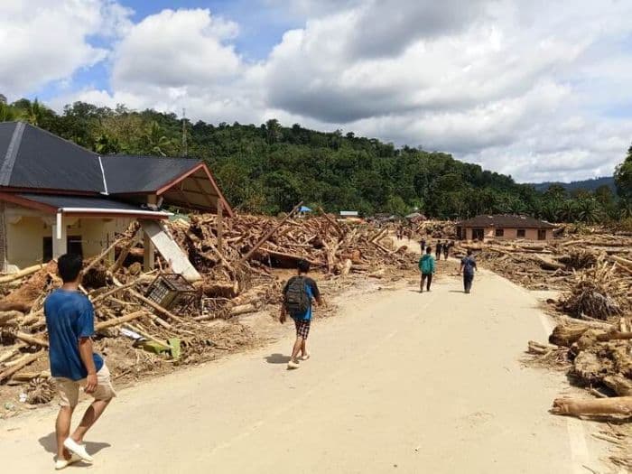 banjir_sumatra_2025_presiden_prabowo_belum_tetapkan_status_darurat_bencana_nasional