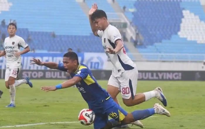 arema_takluk_01_dari_persita_gol_andrejic_bungkam_stadion_kanjuruhan