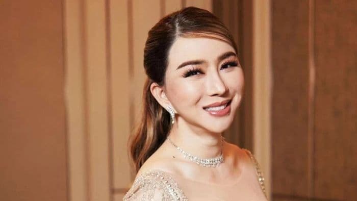 pemilik_miss_universe_anne_jakrajutatip_divonis_2_tahun_penjara_kini_buron_di_thailand