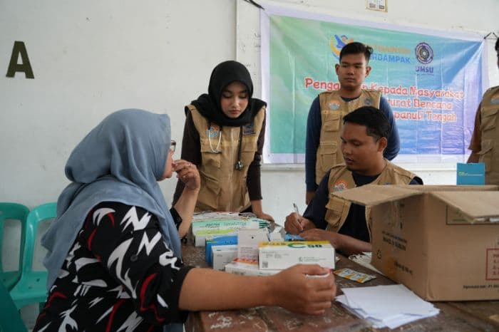 umsu_kerahkan_tim_medis_dan_logistik_ke_sibolgatapteng_salurkan_500_paket_sembako_pascabencana