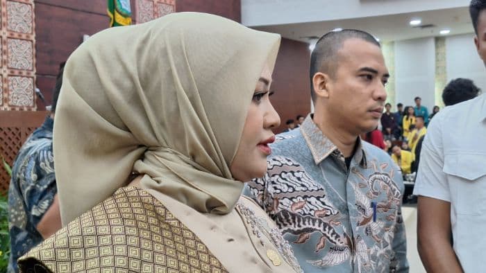 erni_ariyanti_akan_kaji_pemangkasan_anggaran_perjalanan_dinas_dan_atk