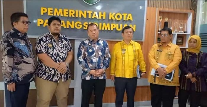 tersandung_kasus_pungli_perpanjangan_sk_kadispora_padangsidimpuan_dicopot