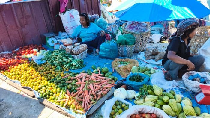 cek_harga_bahan_pokok_di_dairi_hari_ini_empat_komoditas_alami_penurunan