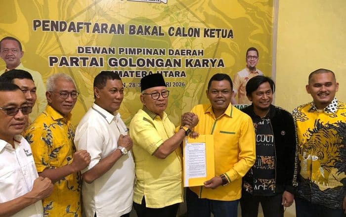 hendriyanto_sitorus_resmi_kembalikan_formulir_calon_ketua_golkar_sumut