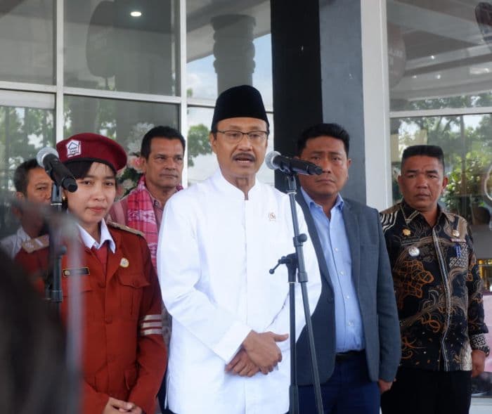 mensos_tegaskan_sekolah_rakyat_tanpa_pendaftaran_dan_titipan