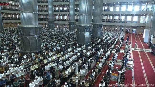 prabowogibran_salat_id_di_istiqlal_dihadiri_para_pejabat_dan_dikawal_ketat