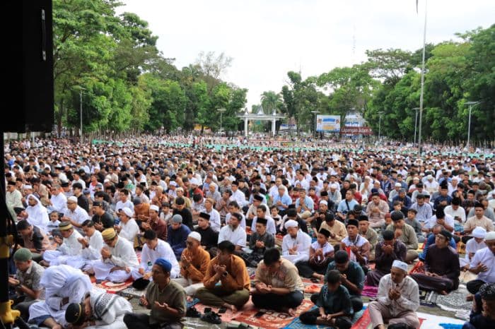 ratusan_polisi_amankan_salat_idulfitri_2025_di_siantar