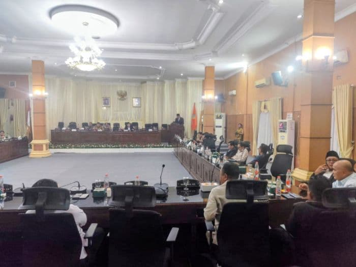 6_fraksi_dprd_batu_bara_soroti_silpa_apbd_2025_capai_rp74_miliar