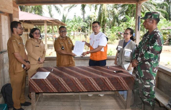 desa_parjalihotan_baru_tapteng_terima_bantuan_pipanisasi_air_bersih_dari_wvi_dan_yeu