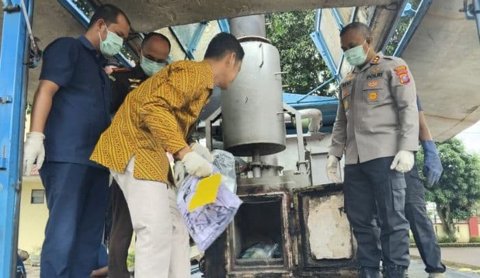 polres_asahan_musnahkan_9900_gram_sabu_dan_827_vape_berisi_zat_berbahaya