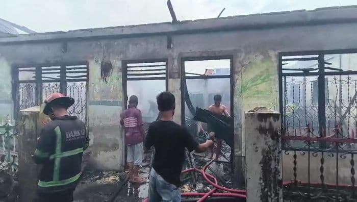tiga_rumah_terbakar_di_bromo_damkar_sempat_kesulitan_lakukan_pemadaman