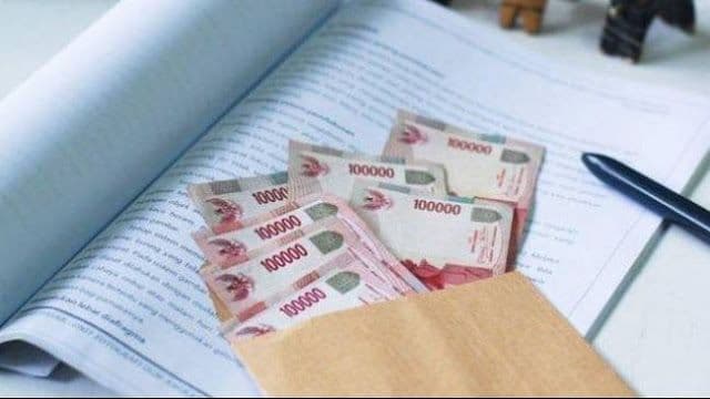 pemerintah_salurkan_bsu_rp300_ribu_khusus_pekerja_bergaji_di_bawah_rp35_juta