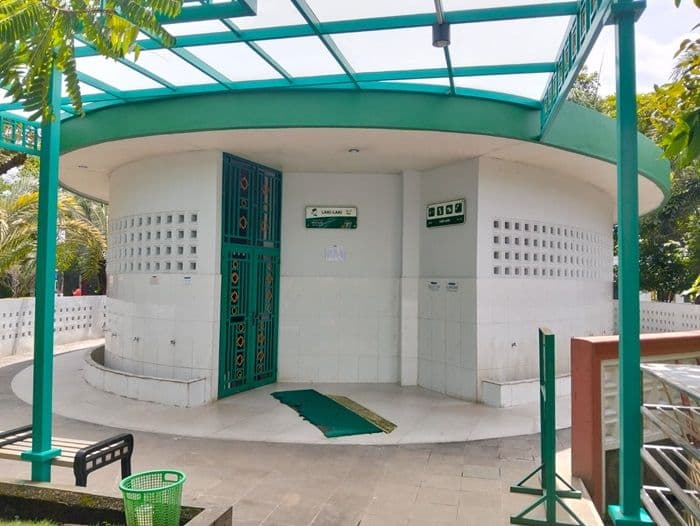 air_wudu_mati_jemaah_salat_jumat_di_masjid_agung_deli_serdang_keluhkan_antrean_panjang