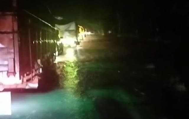 banjir_kepung_pematangsiantarsimalungun_tiga_warga_terjebak_di_tapian_dolok