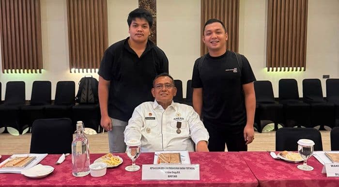 bupati_dairi_bantah_isu_cuti_sakit_tegaskan_sedang_jalani_agenda_kerja_di_luar_daerah