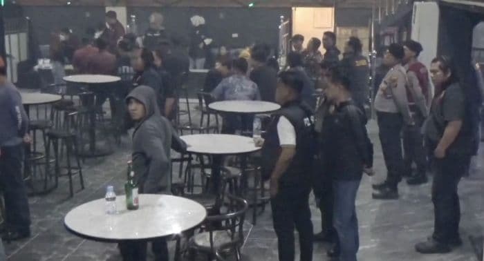 kapolres_langkat_pimpin_razia_diskotek_okg_seluruh_pengunjung_negatif_narkoba