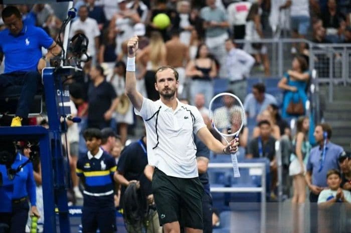 drama_us_open_medvedev_menang_telak_ruud_cilic_gagal_bertanding_karena_cedera_