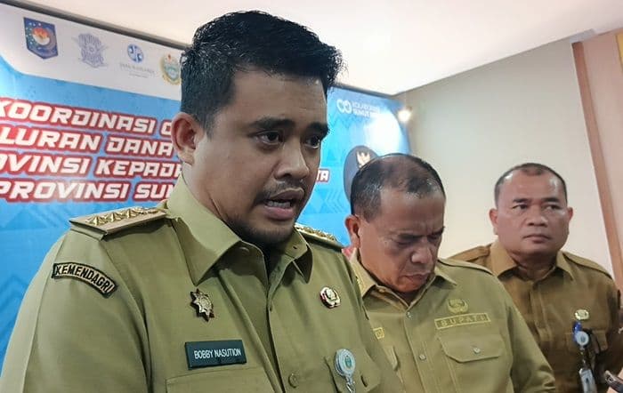 gunung_sinabung_erupsi_pemprov_sumut_sebar_15_ribu_masker_ke_berastagi