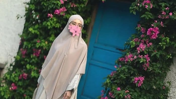 inara_rusli_ganti_nama_panggung_jadi_inayah