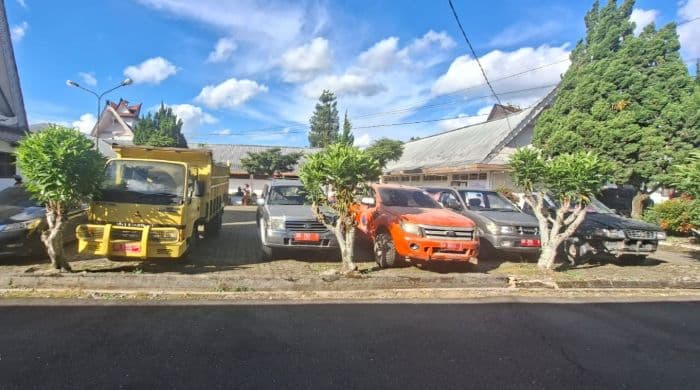 peserta_lelang_dari_sergai_kecewa_dua_mobil_pajero_pemkab_dairi_yang_dilelang_tak_berada_di_lokasi