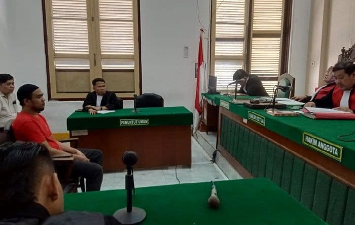 terima_paket_pod_getar_berisi_13_liter_etomidate_pria_ini_divonis_9_tahun