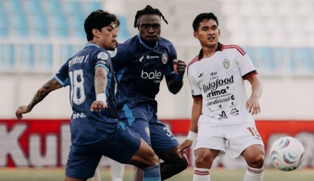 bali_united_tumbangkan_arema_fc_31_dua_kartu_merah_warnai_laga_