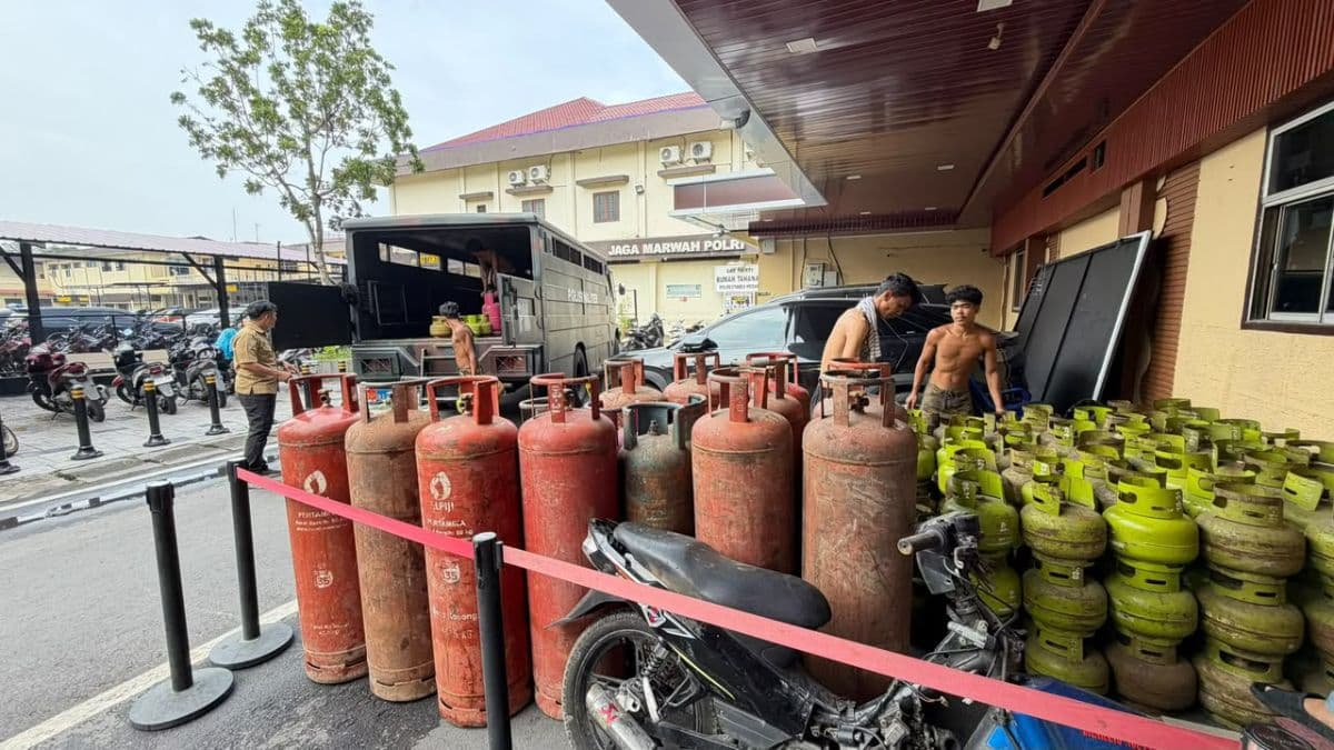 baru_11_hari_digerebek_gudang_pengoplos_gas_di_percut_sei_tuan_beroperasi_lagi_