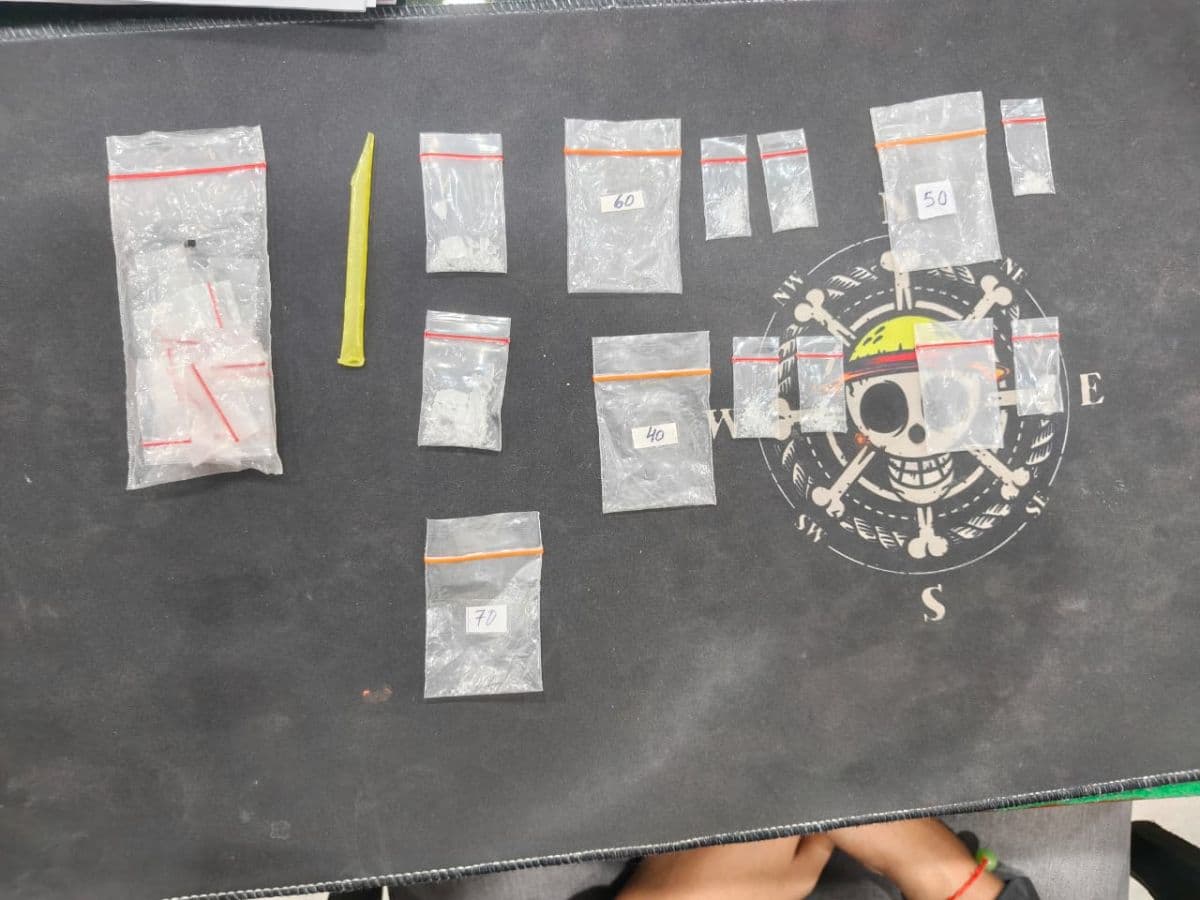 polres_sergai_ringkus_4_pengedar_dan_pengguna_sabu_di_perbaungan_timbangan_elektrik_disita