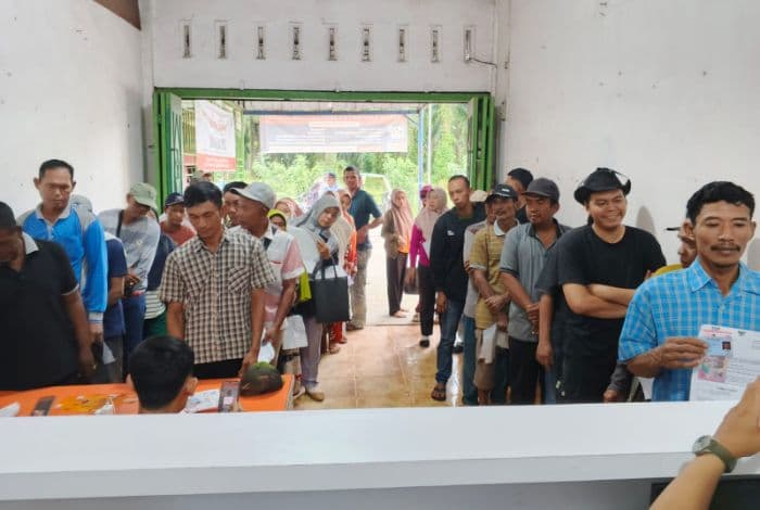 1253_kpm_di_secanggang_terima_blt_kesra_
