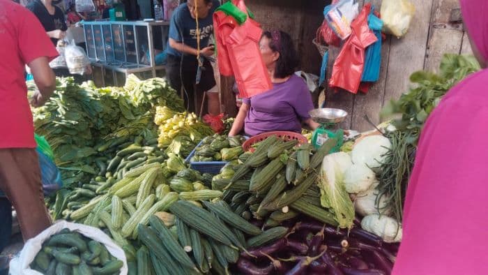 akhir_tahun_harga_cabai_dan_sayuran_di_pasar_dwikora_pematangsiantar_naik_signifikan