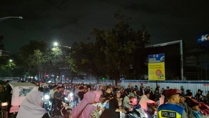 jelang_pergantian_tahun_20252026_lapangan_merdeka_medan_mulai_dipadati_masyarakat_