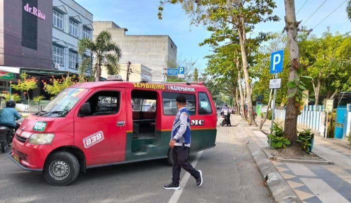kendaraan_yang_lawan_arah_di_jalan_diponegoro_lubuk_pakam_ditindak_dishub_deli_serdang_