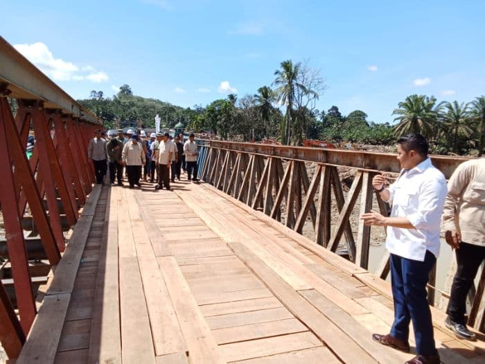 prabowo_ke_garoga_tinjau_jembatan_bailey