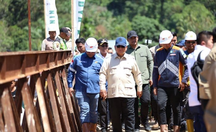 presiden_prabowo_kunjungi_desa_garoga_tinjau_jembatan_darurat_pascabanjir_bandang