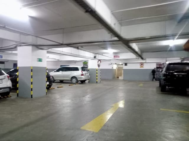 heboh_seminggu_mobil_terparkir_di_basement_hotel_mercure_polisi_sebut_disewa_bawaslu