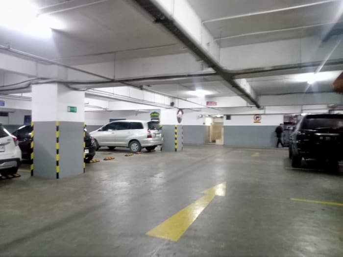heboh_seminggu_mobil_terparkir_di_basement_hotel_mercure_polisi_sebut_disewa_bawaslu