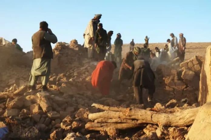 100_orang_lebih_tewas_akibat_gempa_bumi_dahsyat_di_afghanistan