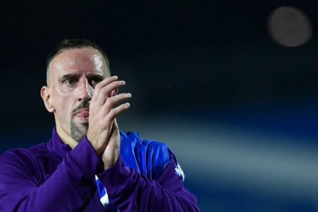 10_pemain_dan_staf_fiorentina_positif_corona