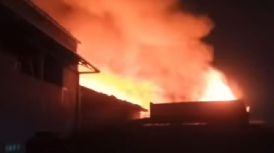 10_unit_rumah_musnah_terbakar_di_pemukiman_padat_cakung_jakarta_timur