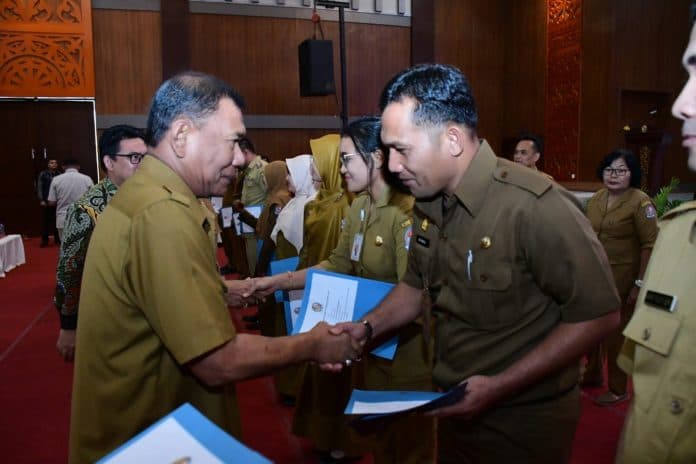 1116_asn_pemkab_deli_serdang_terima_sk_kenaikan_pangkat