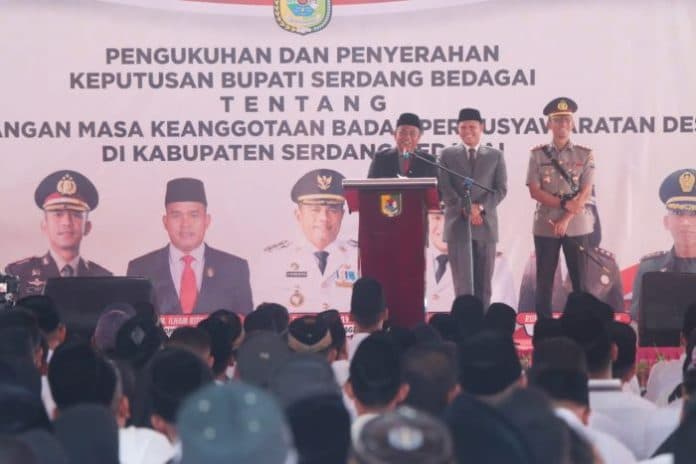 1298_anggota_bpd_se_kabupaten_sergai_dikukuhkan