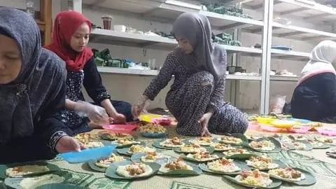 1300_bubur_asyura_dibagikan_masyarakat_kudus_jelang_10_muharram