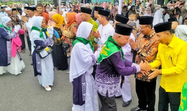 150_jamaah_calon_haji_asal_simalungun_diberangkatkan_ke_tanah_suci_malam_ini