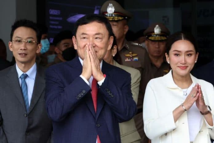 17_tahun_di_pengasingan_mantan_pm_thaksin_pulang_ke_thailand_di_tengah_isu_konspirasi