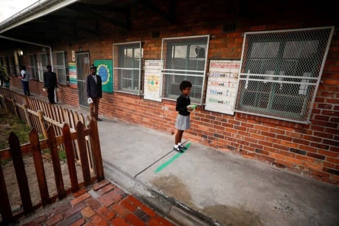1800_murid_sekolah_di_afrika_selatan_positif_covid_19