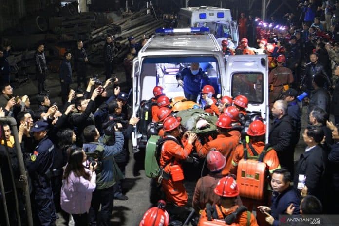 18_orang_terperangkap_longsoran_tambang_emas_di_xinjiang