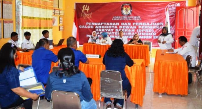 18_partai_daftarkan_bacaleg_ke_kpu_simalungun_2_partai_tidak_diterima