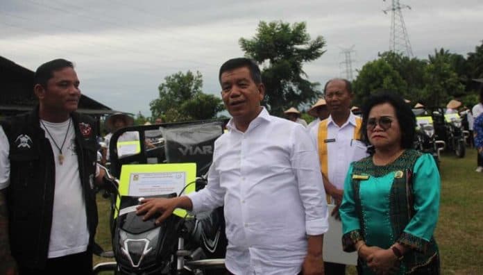 18_pokdakan_di_simalungun_terima_bantuan_pemerintah_dorong_pengembangan_usaha_perikanan