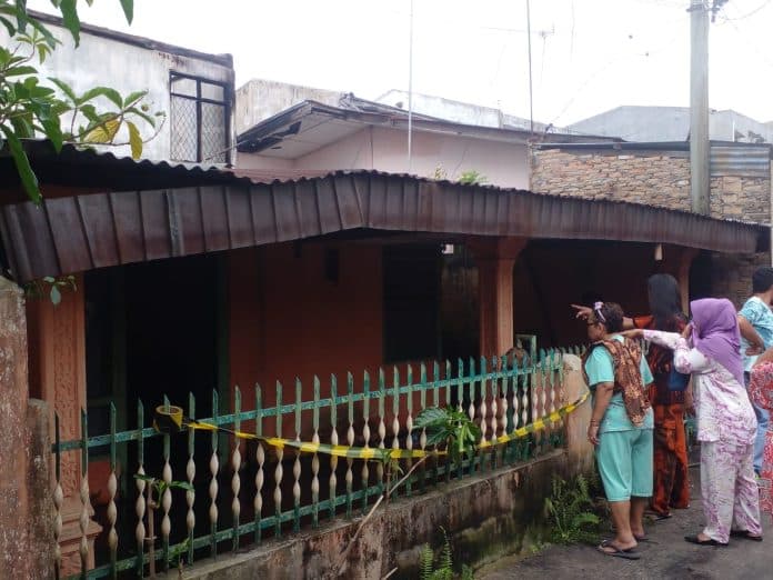 1_unit_rumah_warga_di_helvetia_medan_terbakar